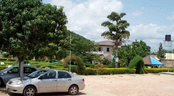 Ajibade Hotel & Gardens