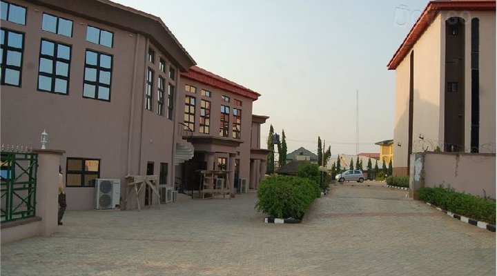 Oasis Grand Hotel And Garden