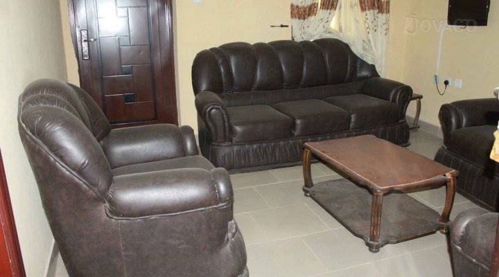 Crownfit Hotel and Suite