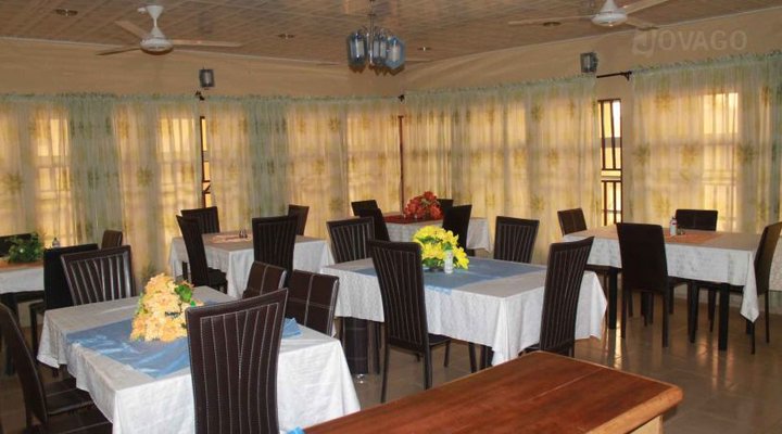 Crownfit Hotel and Suite