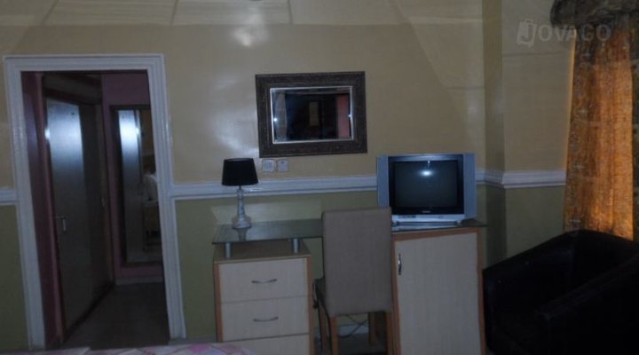 Queen Suites Limited