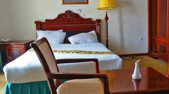 Executive Hotel, Adama