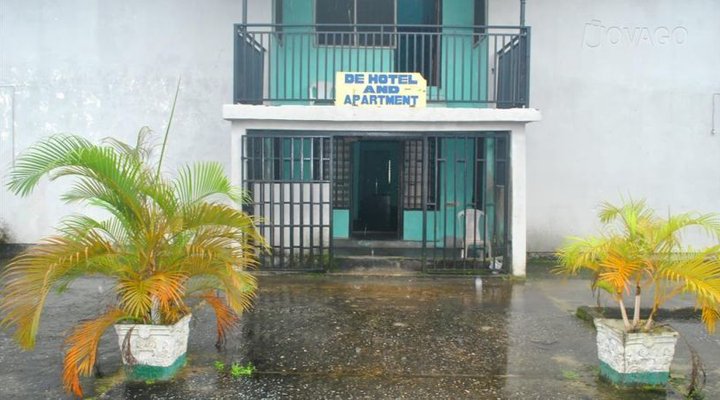 De Hotel and Apartment