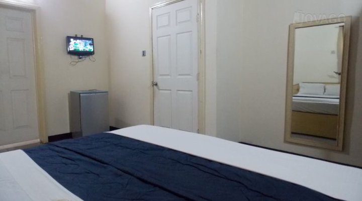 Pizzazz Hotels & Suites