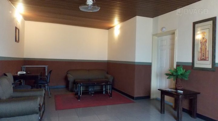 Pizzazz Hotels & Suites