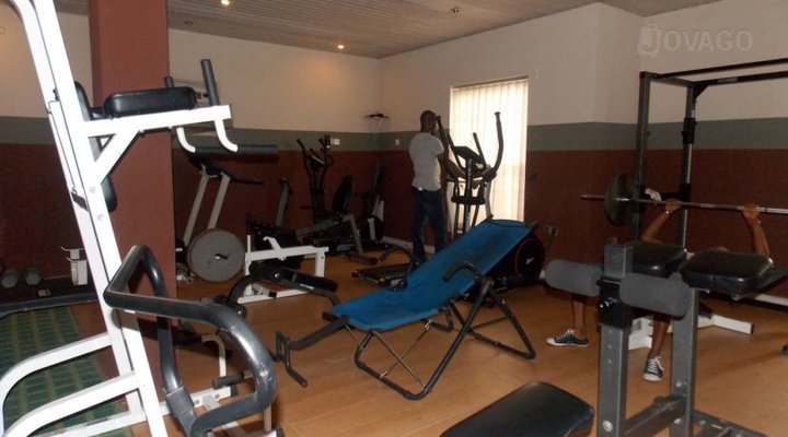 Pizzazz Hotels & Suites