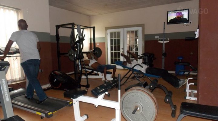 Pizzazz Hotels & Suites