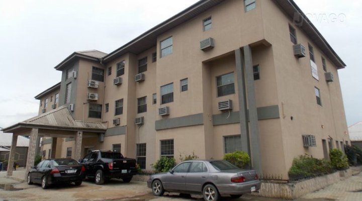 Pizzazz Hotels & Suites