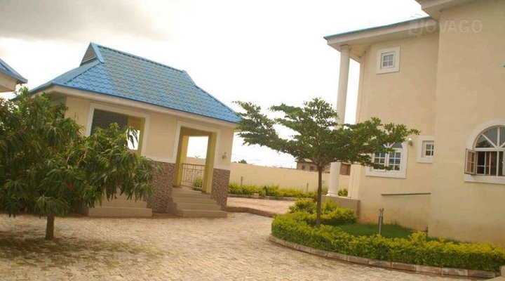 Hay Bravo Hotels & Suites