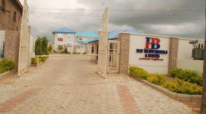 Hay Bravo Hotels & Suites