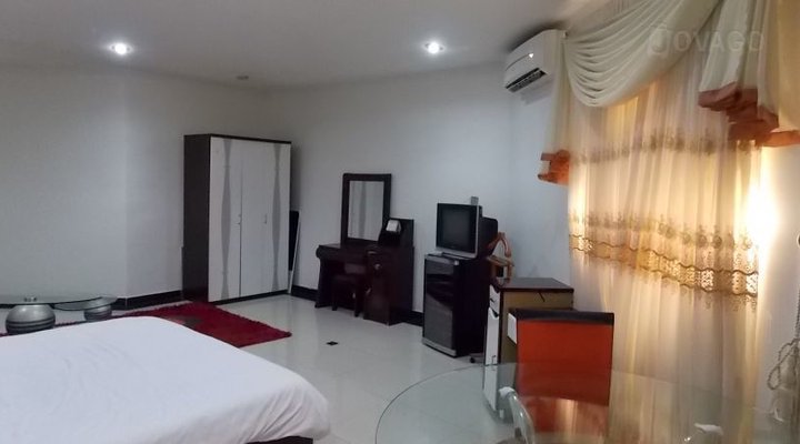 Mega Hilton