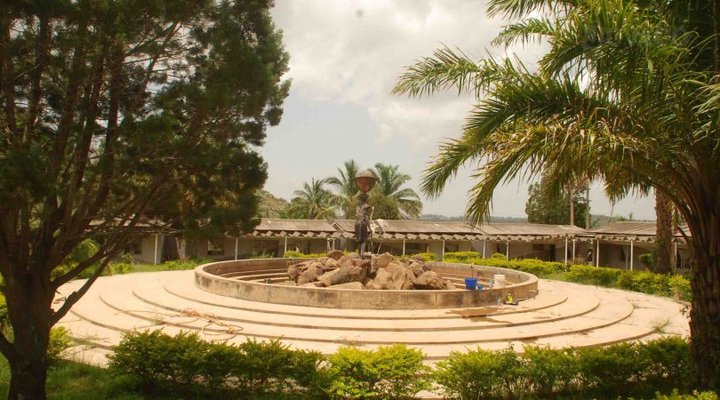 Lomay International Hotel