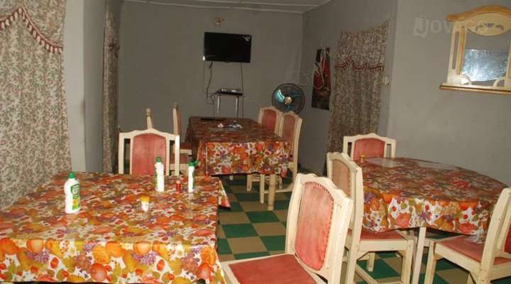 Rosedeen Boulevard Suites