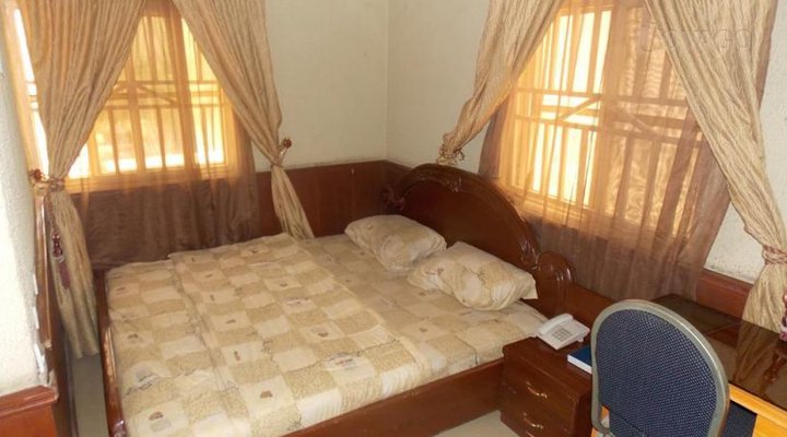 New Paradise Guest Inn