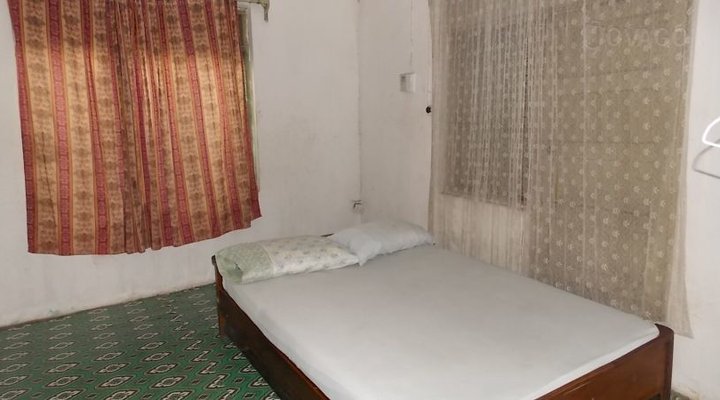 Stardos Guest House
