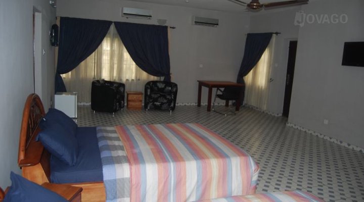 Collington Furnished Chalet