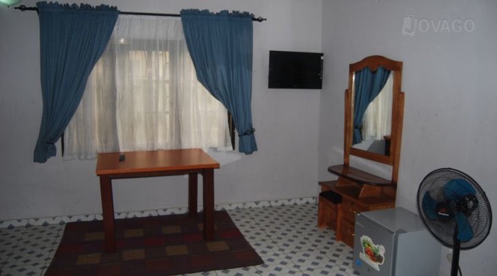 Collington Furnished Chalet