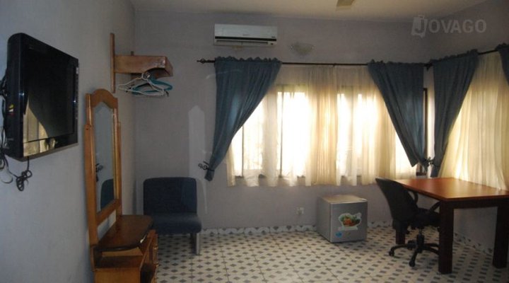 Collington Furnished Chalet