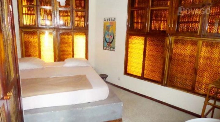 Fromager Lodge