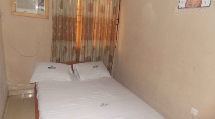 Jambed Hotel and Suites
