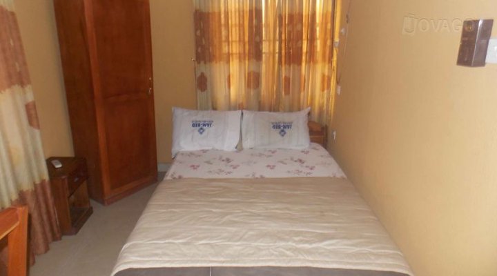 Jambed Hotel and Suites