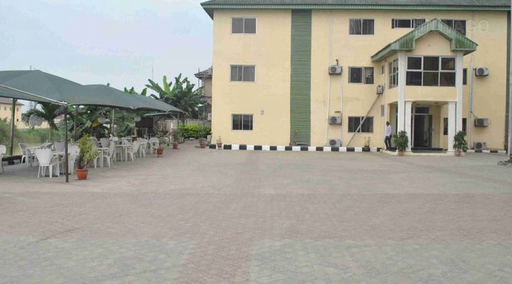 Fransimo Lake Hotel and Resort