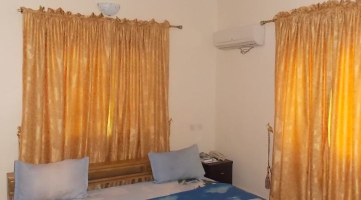 Jojo Hotels and Parks, Ado