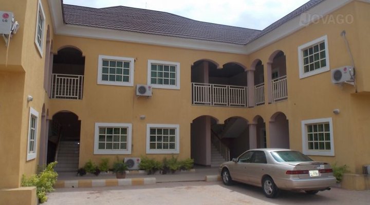 Jojo Hotels and Parks, Ado