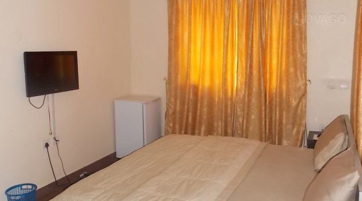 Jojo Hotels and Parks, Ado