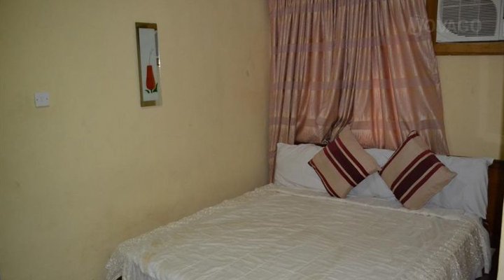 Airport Valley Resort