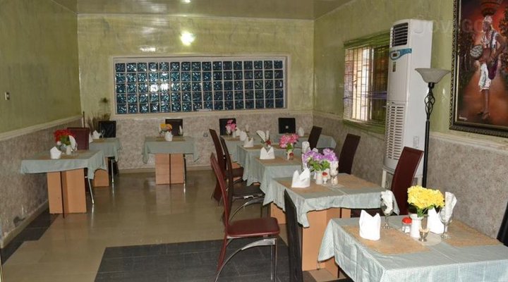 Airport Valley Resort