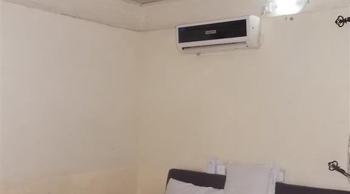 Amazak Hotel And Suite