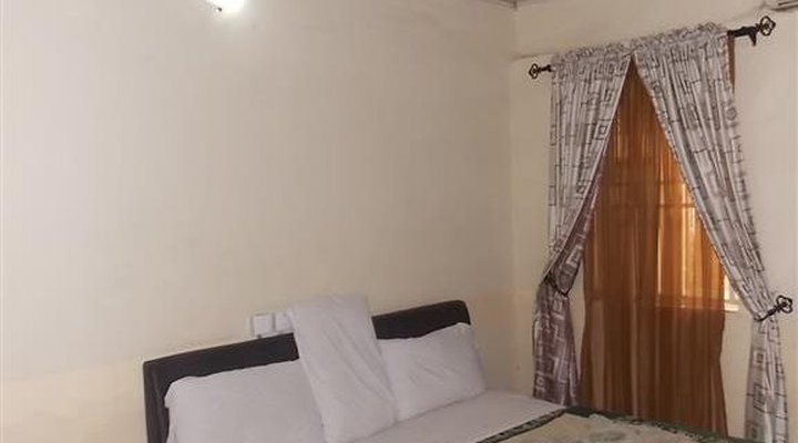 Amazak Hotel And Suite