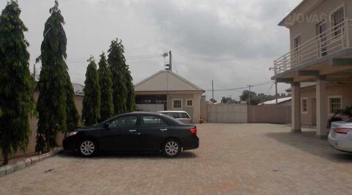 Amazak Hotel And Suite