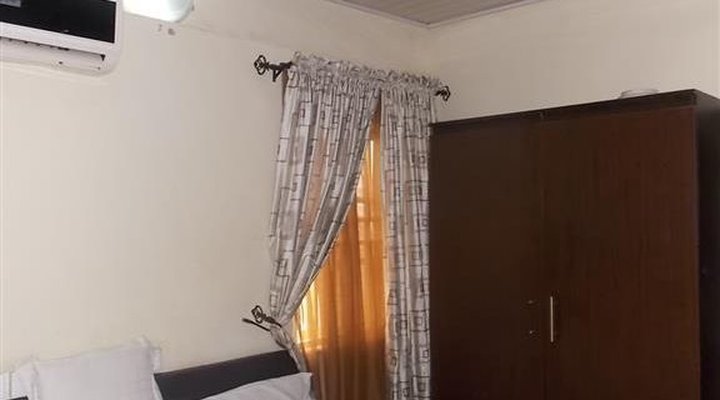 Amazak Hotel And Suite