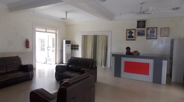 Amazak Hotel And Suite