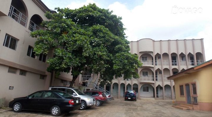 Crest Guest House (Mararaba)
