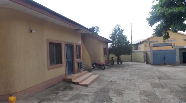 Crest Guest House (Mararaba)