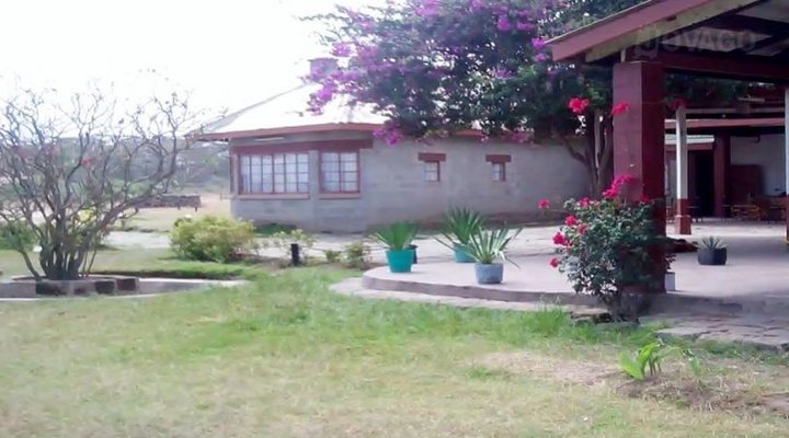 Signature Lake Camp