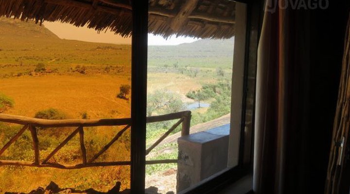 Rhino Valley Lodge