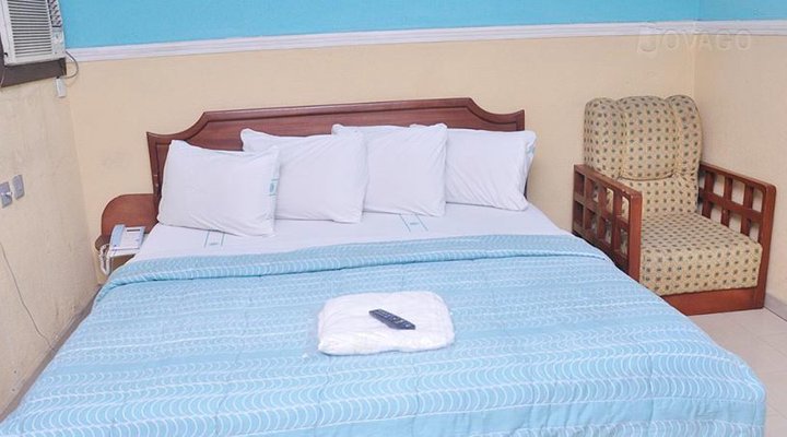 Citadel De Continental Hotel and Suites