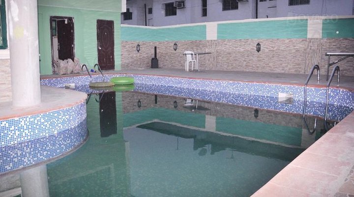 Citadel De Continental Hotel and Suites