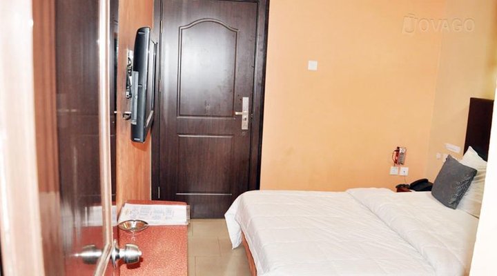 House U Hotel