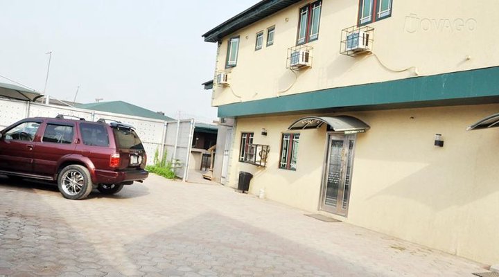 House U Hotel