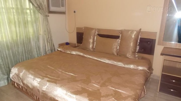 Pakas Hotel and Suites Ltd