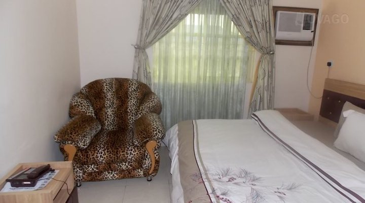 Pakas Hotel and Suites Ltd