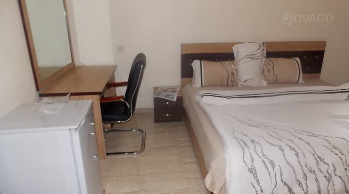 Pakas Hotel and Suites Ltd
