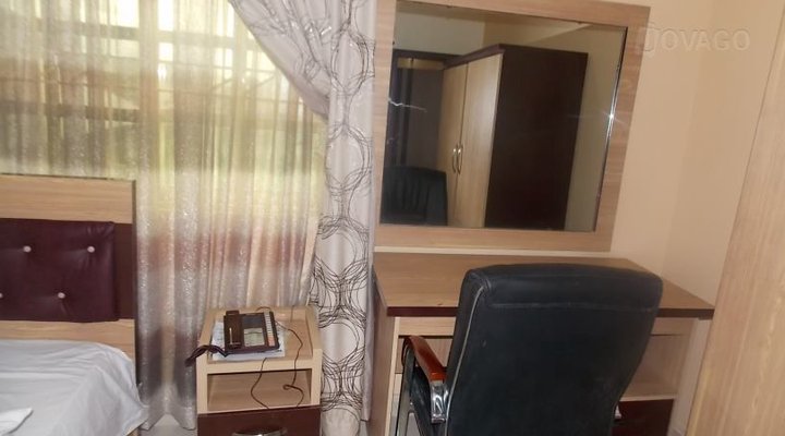 Pakas Hotel and Suites Ltd
