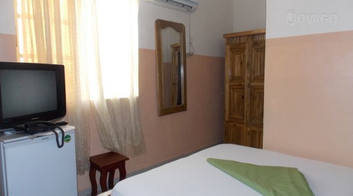 Dosreal Place