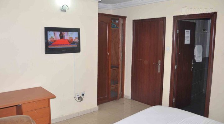 Mirror Suites